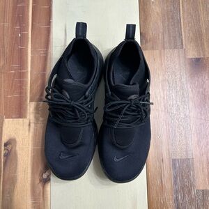Nike Men's Black Sneakers